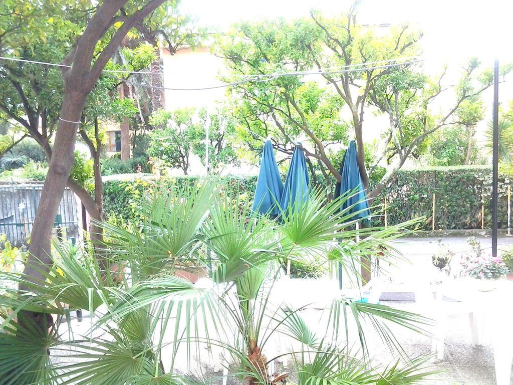 Hotel Piccolo Eden Nervi Bagian luar foto